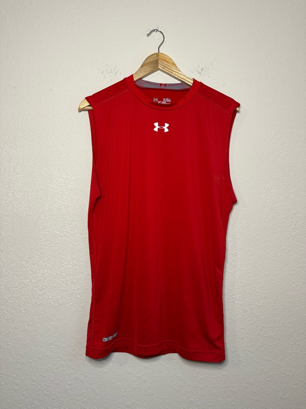Under Armour Men’s Red Sleeveless Athletic Tank Size XL